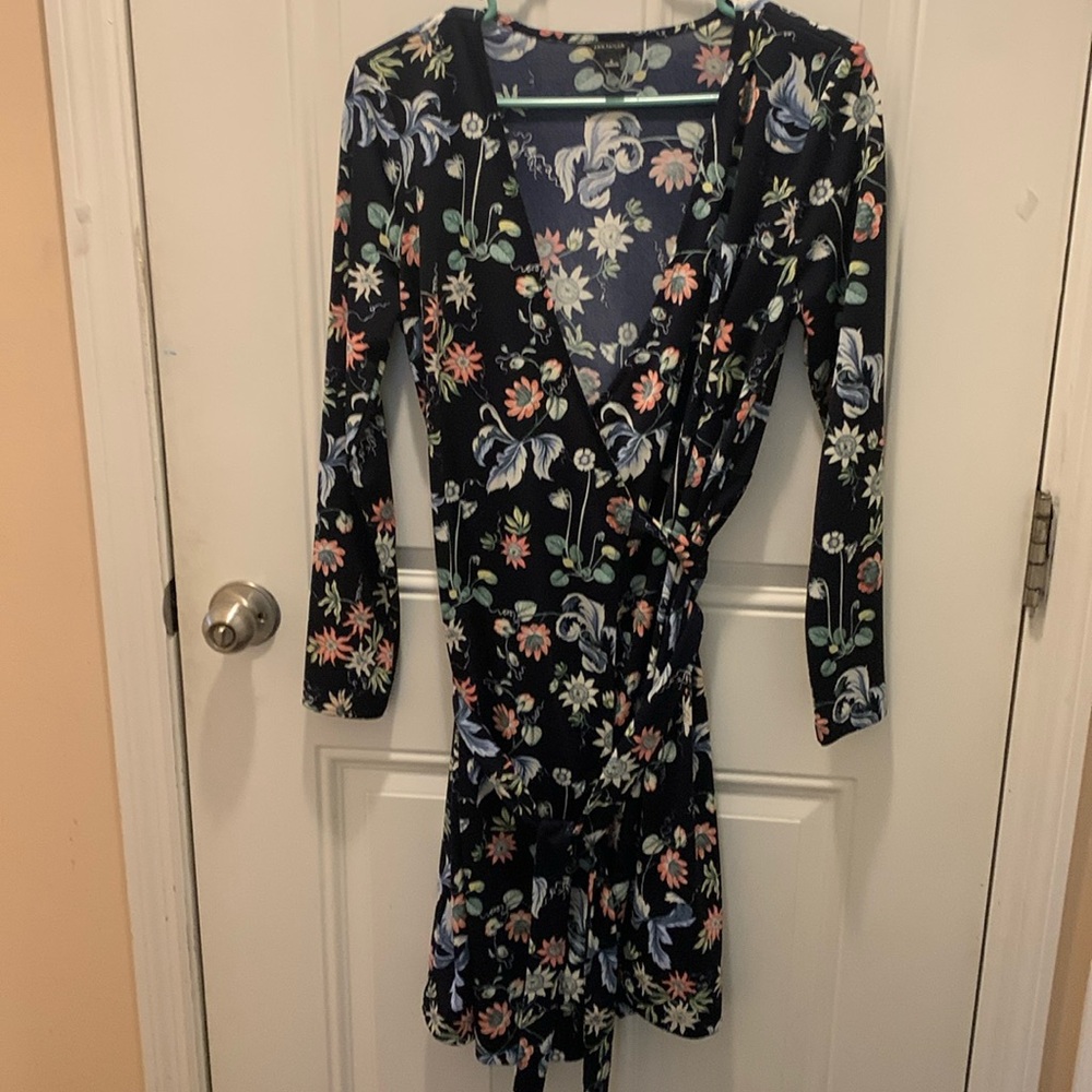 Ann Taylor wrap around floral dress Sz 8